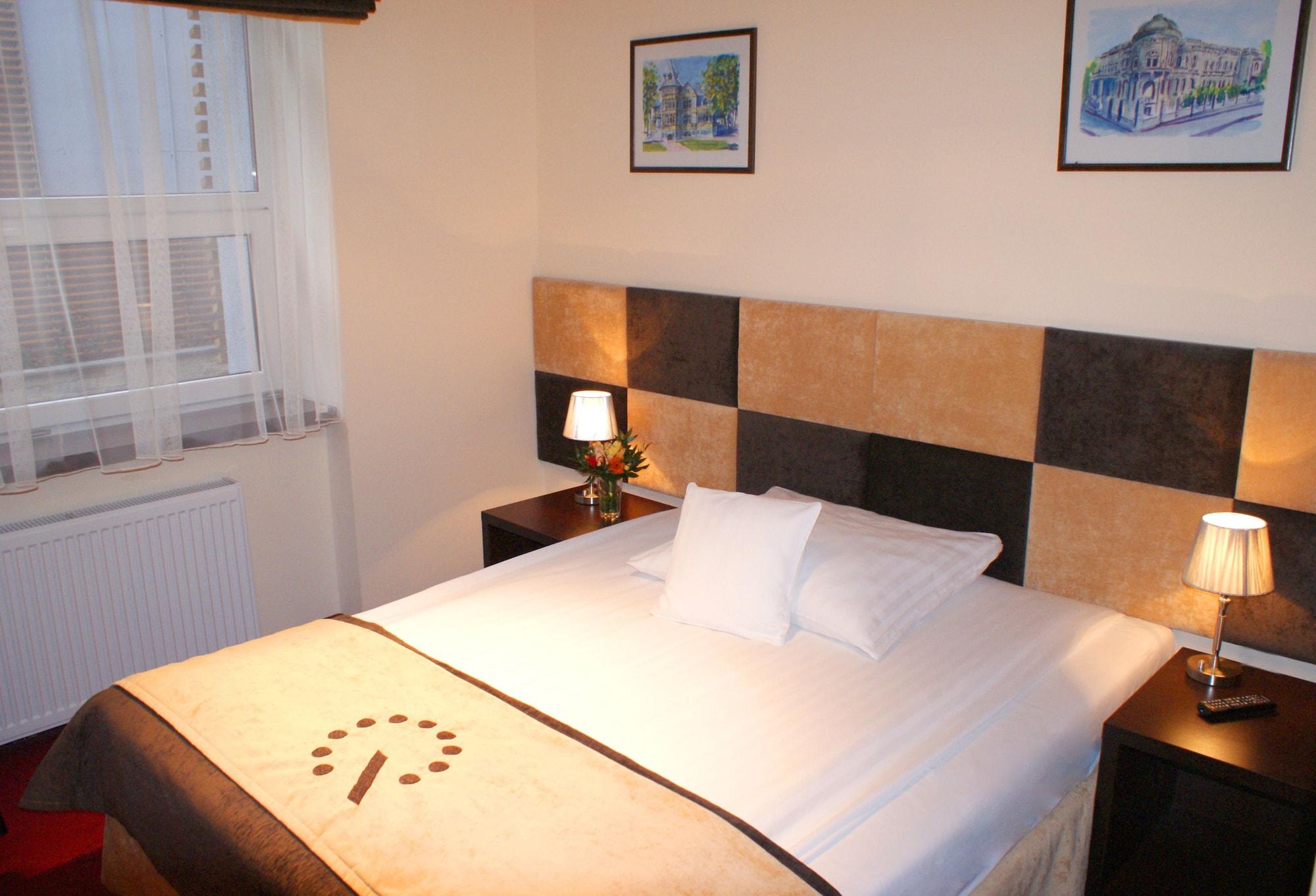 Boutique Hotel'S II Rewolucji วูดช์ ภายนอก รูปภาพ