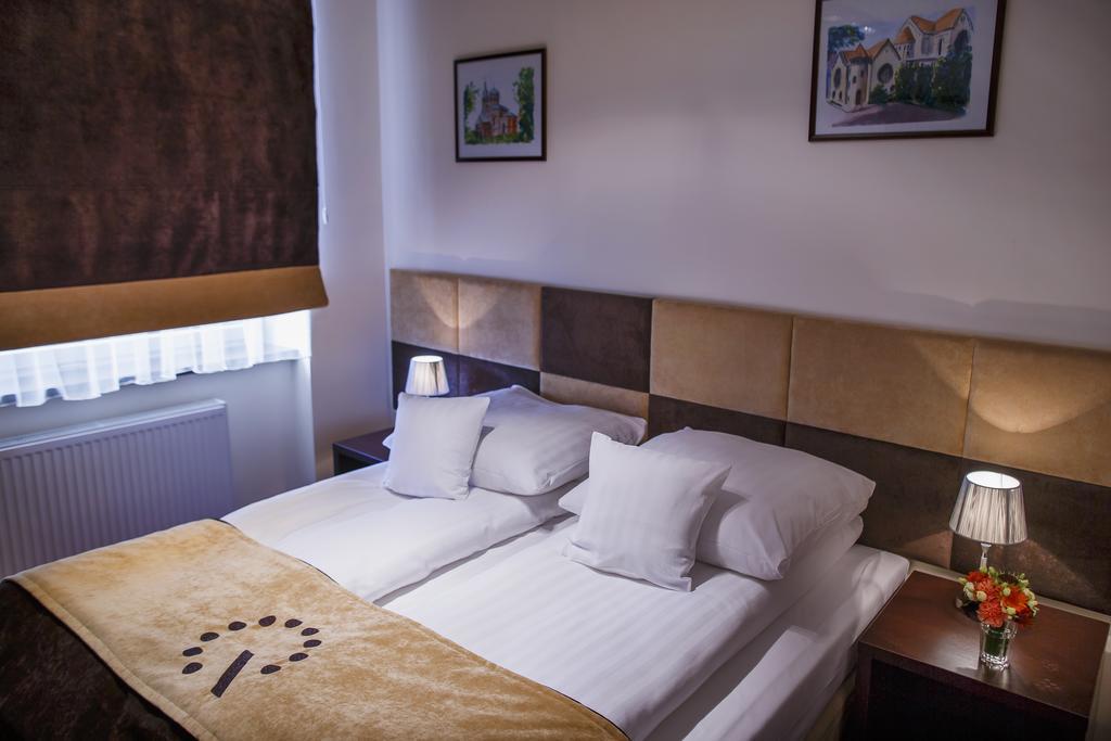 Boutique Hotel'S II Rewolucji วูดช์ ภายนอก รูปภาพ